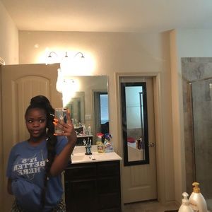 Meet your Posher, Janay